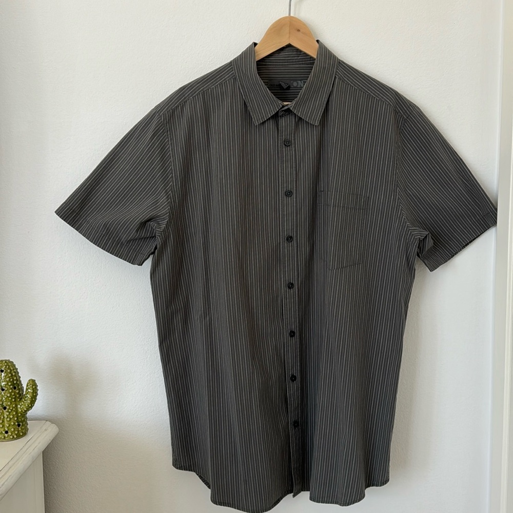 Men’s Charcoal Grey Striped Short Sleeve